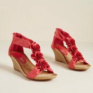 ModCloth‎ Women’s Rosette for the Day Wedges